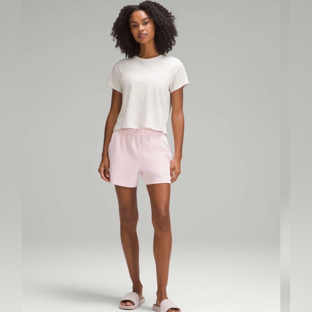 Lululemon Softstreme High-Rise Short 4" Strawberry Milkshake, Size 6 - Picture 5 of 13